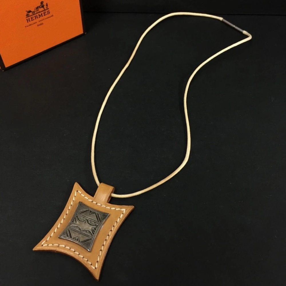 Hermès Touareg Unique Beige Leather and Silver Pendant Necklace
